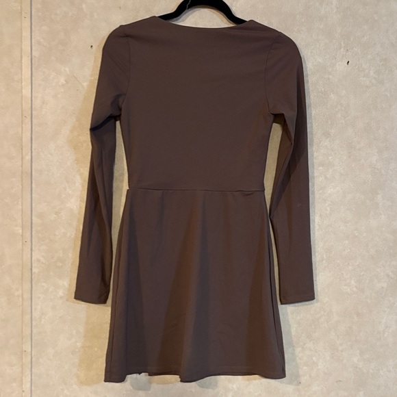 Elegant Long Sleeve Dress in Chocolate Brown - Picture 6 of 12